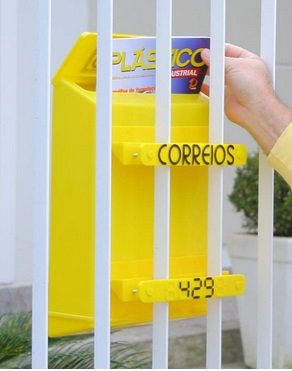 Caixa Correio Amarela para Grade Goma