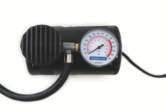 Compressor de Ar Portátil para Carro Tramontina 300 psi 50W 12V 42330/001