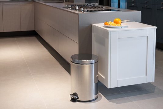 Lixeira Inox com Pedal e Balde Brinox 20 litros 3040/204
