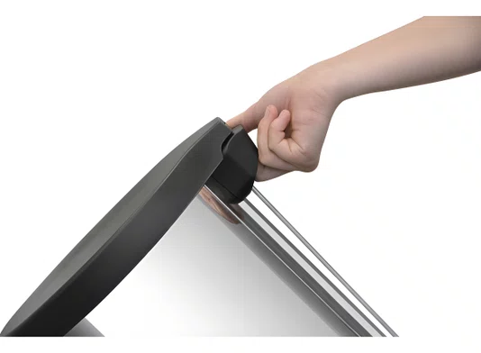 Lixeira Tramontina Inox com Pedal 20L New 94538/720