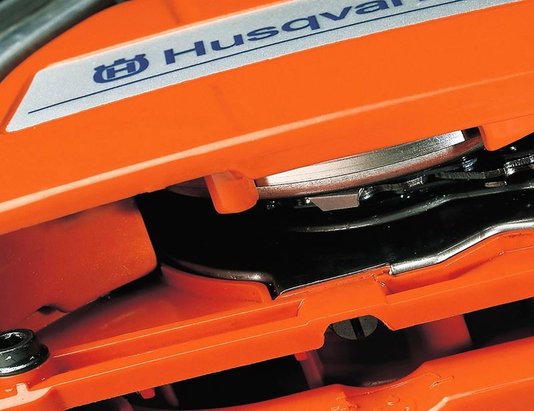 Motosserra a Gasolina 61 com Sabre de 18 Pol. Husqvarna
